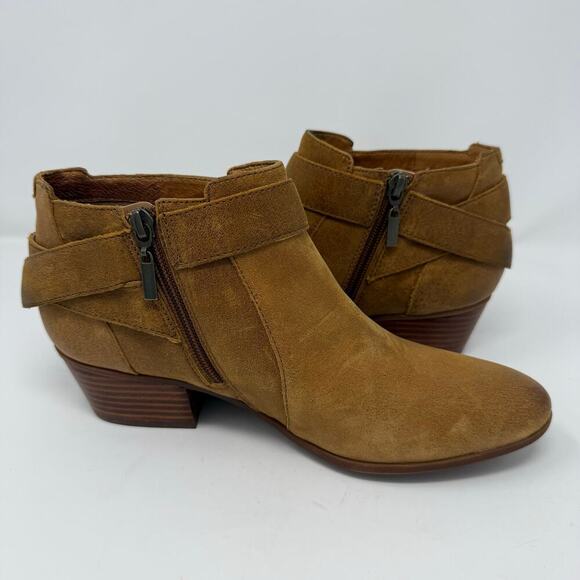 Clarks Spy Belle Ankle Booties Womens Size 8.5 Brown Tan Buckle Strap Block Heel - Picture 5 of 8